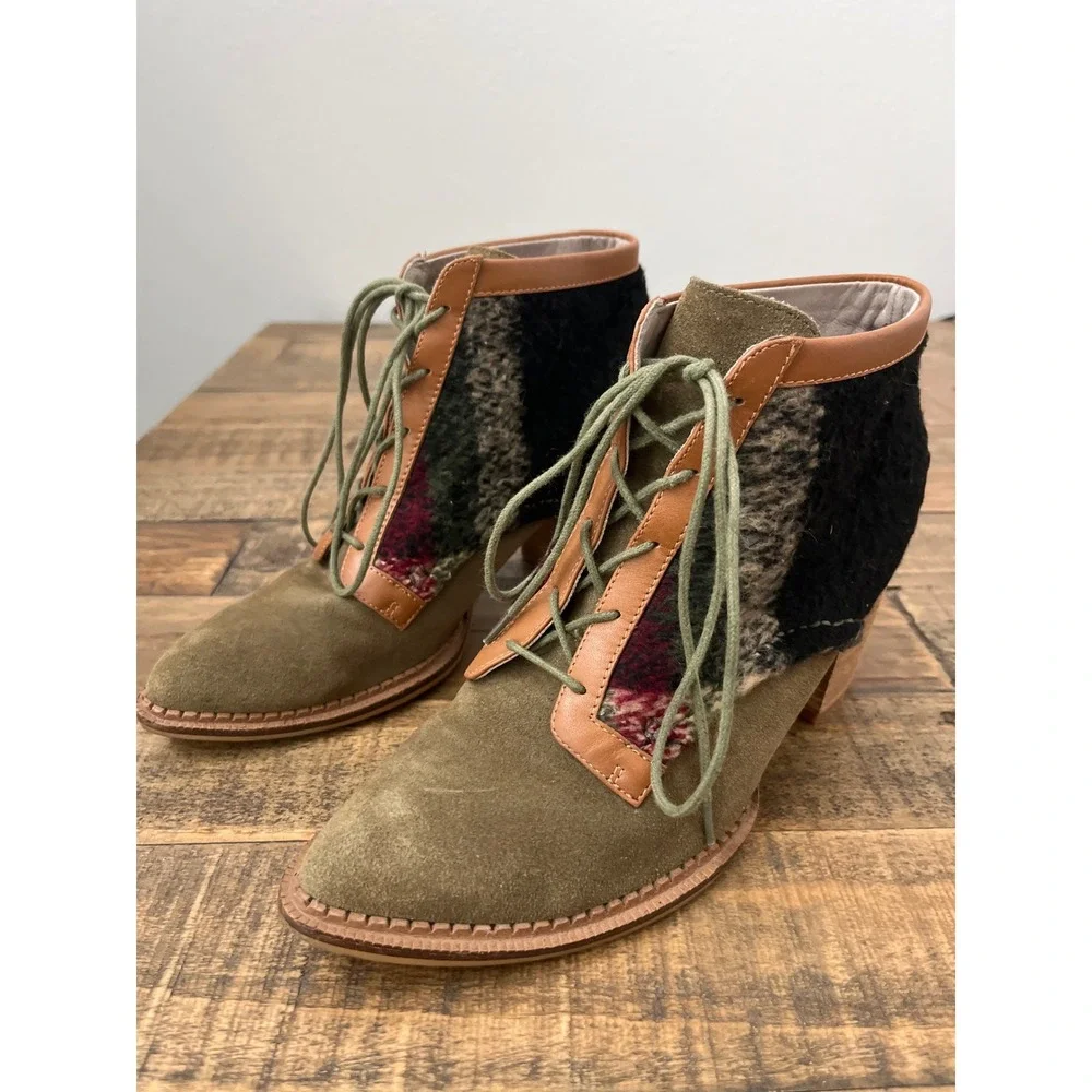 Pilcro‎ and the Letterpress Suede Wool Plaid Lace Up Ankle Boots Olive Green 8